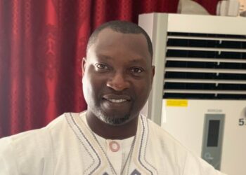 來自奈及利亞的正義，Obafemi Jegede：我代表全世界男性向女性道歉！