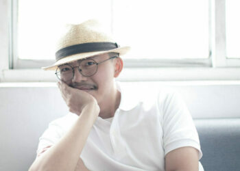 單親爸用畫筆從台灣紅到世界！台灣插畫家 BLUE 藍聖傑：畫筆不足以表現我對孩子的擔憂與在乎