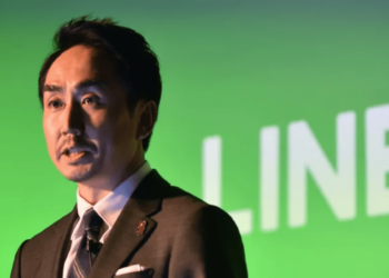 LY Corporation 董事長出澤剛(圖:Yahoo News Singapore)