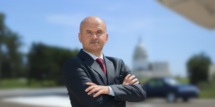 能源策略師 Umud Shokri(圖:uskenergy.com)