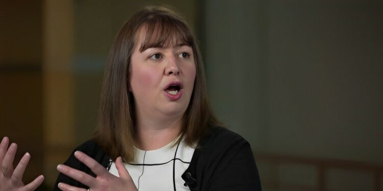 JLL 仲量聯行首席永續官 Erin Meezan(圖:i.ytimg)