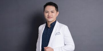 新顏診所胡守丞院長。(圖:新顏診所)