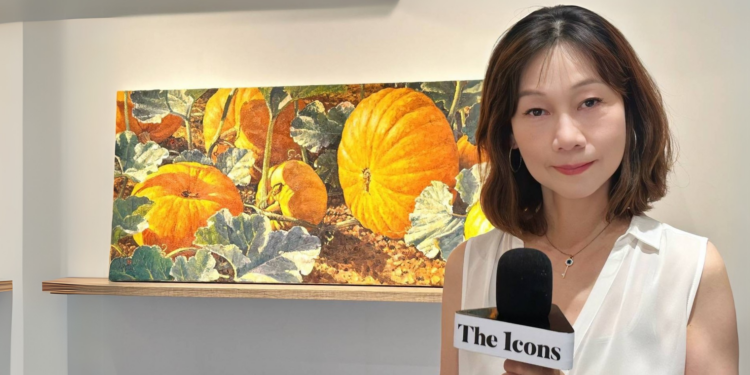 知名製作人何琇瓊在百忙中於台北辦公室接受專訪。(圖:藝萌友有限公司)