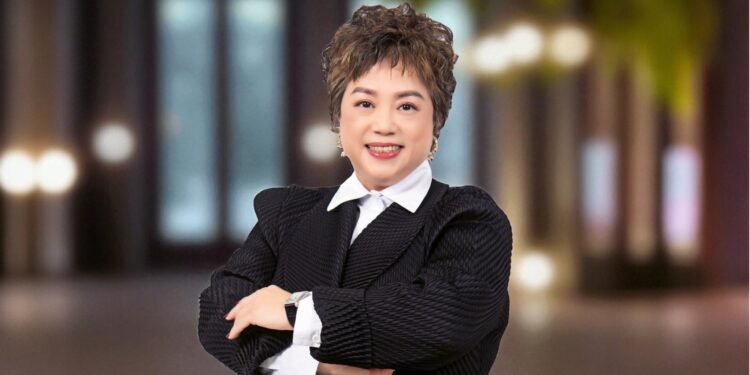 龍巖授權經銷商華巖營業處處長滕淑蘭。(圖:龍巖授權經銷商華巖營業處)